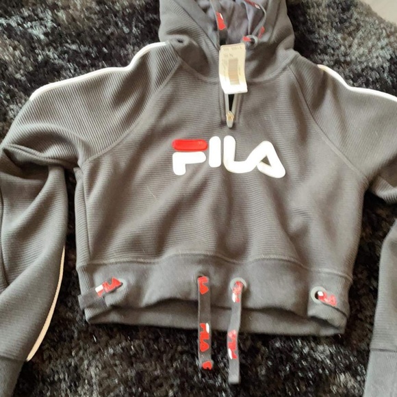 Fila Crop Top size medium - Picture 4 of 4